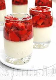 Panna Cotta A L Ancienne A La Vanille Salade De Fraises Aux Epices Salade De Fraises Recette Recettes De Cuisine