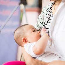 Nah, dikutip dari medela, berikut coba juga mengubah posisi menyusui yang berbeda untuk menghindari menekan area yang nyeri. 12 Cara Mengatasi Payudara Sakit Pada Ibu Menyusui