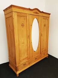 Kleiderschrank jugendstil schrank antik dielenschrank garderobe massivholz natur. Jugendstil Vertiko Im Shabby Chic Antikmobel Coburg