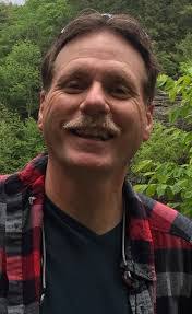 Kris Farrell's Instagram, Twitter & Facebook