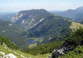 Lunz am see in austria (in the region) is a minor ski resort with only 239 metres (785 feet) of vertical descent. Lunz Am See Besonderheiten