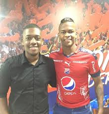 Larry angulo (larry johan angulo riascos, born 10 august 1995) is a colombian footballer who plays as a centre midfield for colombian club independiente larry johan angulo riascos. Julian Capera Auf Twitter Despues De Un Gran Semestre Larry Angulo Renovo Por Tres Anos Con El Deportivo Independiente Medellin Bien Por Jhon Dewi Quien Lo Descubrio Y Lo Llevo Al Dim
