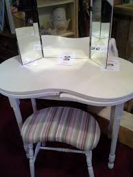 Vintage Cream Painted Kidney Shaped Vanity Table Stool And Trifold Mirror Modern Vanity Table Vanity Table Small Vanity