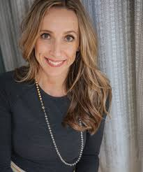 Laurie Riley's Instagram, Twitter & Facebook