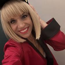 Maybe I'll go blonde… Happy Halloween! Channeling @juliaroberts in Pretty  Woman! #blonde #blondeambition #prettywoman