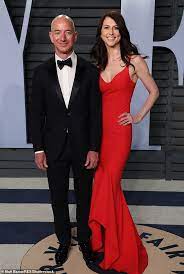 It was the first time he has been seen in public since his divorce with mackenzie. Jeff Bezos Takes His Kids Out In New York After Finalizing Divorce From Their Mother Mackenzie Daily Mail Online