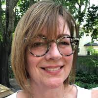 Paula Waddell's Instagram, Twitter & Facebook