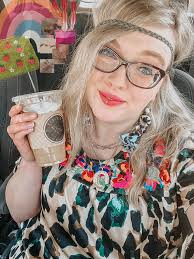 I've never really been too much of a sweets person, but I always appreciate  a good themed treat! Out of all the Easter/Springy themed drinks and treats  I've tried this season in