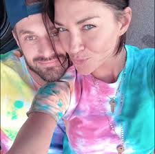 Photo : Jessica Szohr et son compagnon Brad Richardson.