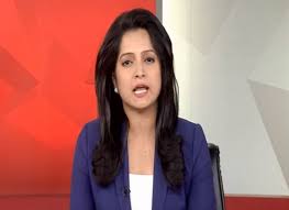 पुलवामा शहीद के परिजनों का हाल देख रो पड़ी न्यूज एंकर, इन सवालों के जवाब  कौन देगा