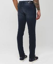 From the start, emporio armani was a fashion phenomenon, and the logo, with its characteristic eagle, has become a symbol of belonging for its many young fans around the world. Emporio Armani J11 Skinny Fit Jeans Jules B