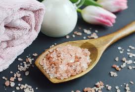 Um euer eigenes honigpeeling mit salz herzustellen benötigt ihr hey liebe corinna! Salzpeeling Selber Machen So Gelingt Es In Wenigen Schritten