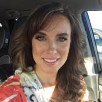 Kari Holman's Instagram, Twitter & Facebook