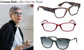 Ihr alter bestimmt nicht ihren haarschnitt! Starker Auftritt Brille Und Frisur Fur Frauen Ab 50 Brillenstyling