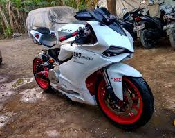 #bisonmodiftouring #bisonmodifsupermotokali ini kita review bison modif touring ala2 supermoto,apa saja part yg terpasang??silahkan ditonton jgn lupa bantu l. Modifikasi Yamaha Byson Jadi Ducati Panigale 899 Mirip Total Detailnya Ngeri Indoride Com