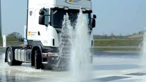 Sichern sie ihre ladung fachgerecht! Adac Fahrsicherheitstraining Lkw Luneburg Youtube