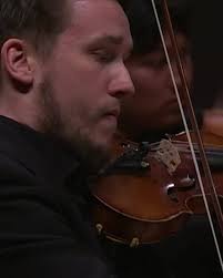 Tässä muutama kohokohta Dvořákin 8. sinfoniasta, joka kuultiin  Musiikkitalossa 17.5.: 1) energinen 1. osa 2) vierailevan konserttimestarin  Pekko Pulakan soittama viulusoolo toisessa osassa 3) Kyeong ...