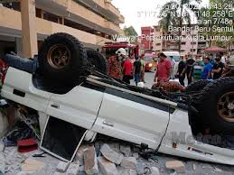 Check spelling or type a new query. Maut Kereta Jatuh Dari Tingkat 3 Parkir Apartment