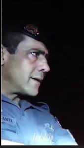 Minha idade já não permite ficar onde só falam de bebidas e festas. Meu  papo agora é só tráfico. agiotagem, assaltos, clonagem, dinheiro e progresso