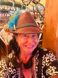 Aimee Peer (@aimee.e.peer) • Instagram photos and videos