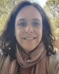 Betsy Blum's Instagram, Twitter & Facebook