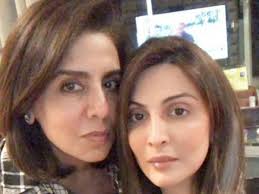 Ranveer singh inspired lookhairstyle trend 2017therealmenshow if you like our work, give it a thumbs up and also hit that red angry subscribe button. Pic Inside Neetu Kapoor Gets Snapped With Daughter Riddhima Kapoor Sahni Outside A Clinic