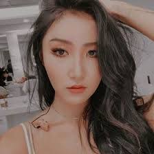 Flora Otto's Instagram, Twitter & Facebook