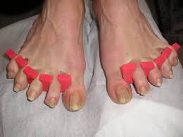 Sugerimos que te atrevas y las copies porque los pies lucirán fabulosos. La Nueva Tendencia De Las Unas Largas En Los Pies Que Ha Horrorizado A Muchos En Instagram Va A Gustarme