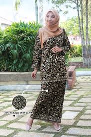 Outside of southeast asia, it is worn by javanese, malays and portuguese eurasians in australian cocos islands and christmas island, coastal india and sri lanka, macau as well as south africa.the complete outfit is known as sarong kebaya. Baju Raya Viral 2019 Publications Facebook