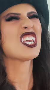 Meow 🧛‍♀️ 🐈‍⬛ #annafeketemustafa #fyp #vampire #nineinchnails #closer