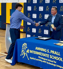 Anthony Varvaro Gymnasium: The Prall Intermediate School honors ex-MLB  star, PAPD officer (photos)