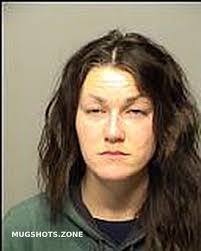 Lynn Fabian's Instagram, Twitter & Facebook