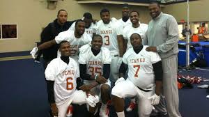 Kawhi leonard (team durant) with an assist vs the team lebron, 03/07/2021. Kevin Durant And Lebron James Square Off In Flag Football