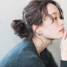 忙しい毎朝にパパッと簡単に決まるヘアアレンジ基本テクをマスター