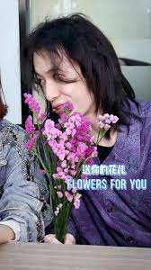 Halloween has come. I guess it is one of your favorite festivals. So trick  or treat?