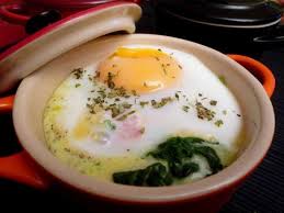Rien De Mieux Que Des Oeufs Cocottes Pour Un Repas Du Soir Rapide Leger Et Equilibre Recette Plat Oeufs Oeuf Cocotte Epinard Oeufs Cocotte Recette Oeuf