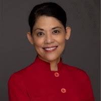 Elaine Lincoln's Instagram, Twitter & Facebook