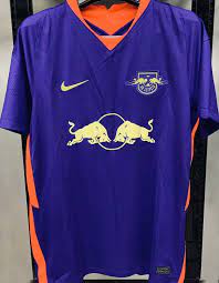 21 june 2020 they may be facing up to life without timo werner, but red bull leipzig have just unveiled their new nike home and away kits for the 20/21 season ahead of debuting them in their final home game of the bundesliga against borussia dortmund. Rb Leipzig Away Jersey 20 21 Sports Sports Apparel On Carousell