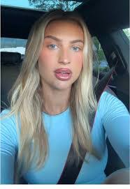 Mia James's Instagram, Twitter & Facebook