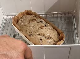 Pain De Seigle Aux Noix Et Fruits Secs La Recette Illustree Meilleur Du Chef