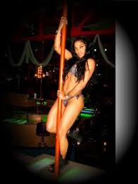 Joey and the cast get really bad reviews for their performances and joey finally gets the chance to be with kate again. Stripper Poles
