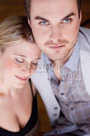 Lovepik صورة Jpg 501526120 Id صورة فوتوغرافية بحث صور استراح المرأة رأسها على كتف الرجل