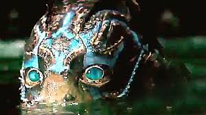 La forme de l'eau, c'est d'abord une construction graphique aussi étonnante que séduisante. La Forme De L Eau Bande Annonce The Shape Of Water Guillermo Del Toro Science Fiction 2018 Youtube