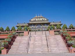 Bhaktivedanta swami prabhupada , the founder of international society for krishna consciousness, but he died before he could move in. Prabhupada S Palace Of Gold Mapio Net