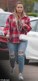 She is known for portraying lauren branning in the bbc soap opera eastenders from 2010 to 2018. Jacqueline Jossa Heads Out For A Stroll In A Red Plaid Shirt After Hitting Back At Haters Daily Mail Online