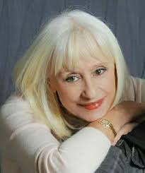 She began studying at the national dance academy in rome at age eight. Chi E Raffaella Carra
