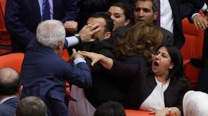 Spielminute zu seiner ersten rettungstat gezwungen war. Wieder Schlagerei Im Turkischen Parlament Watson