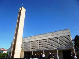 1 057 m), qui permet de passer au sud des pyrénées. Eglise Saint Jean Marie Vianney 1960 Dite De Vallieres Mapio Net