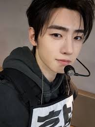 Enhypen Sunghoon added a new photo.