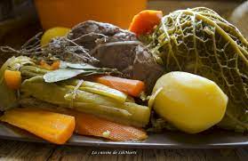 Faire revenir la viande dans une marmite (ou un autocuiseur) avec un peu de matière grasse. Le Pot Au Feu De Ma Grand Mere Et Sa Touche Joel Robuchon La Cuisine De Lilimarti